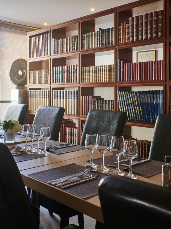 Hôtel Charlemagne by Happyculture - Resim 35