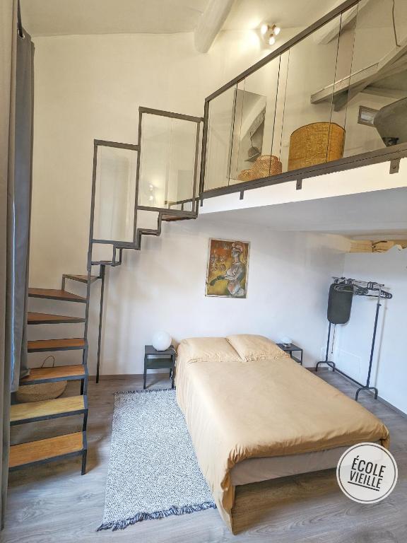 Photo de la galerie de l'établissement Lumineux Duplex dans l'écusson Nîmois - Atypique Wifi Hyper centre, à Nîmes