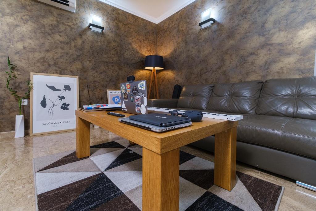 Posezení v ubytování Chic Luxury Escape Close to Kapana Area