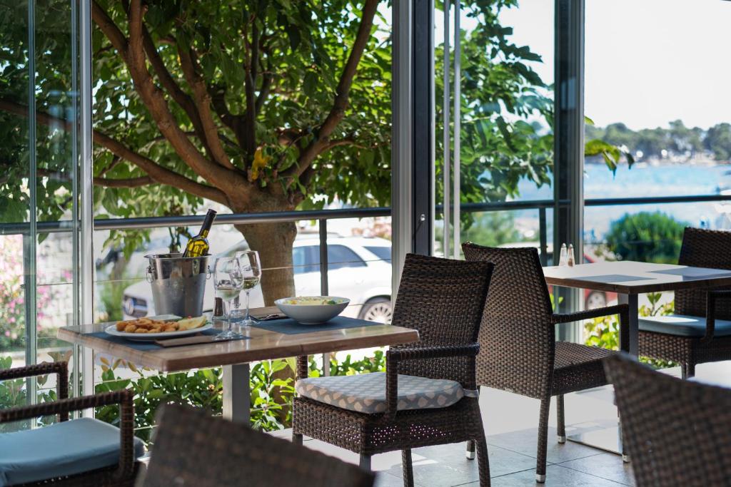 Restaurace v ubytování Hotel Petrčane