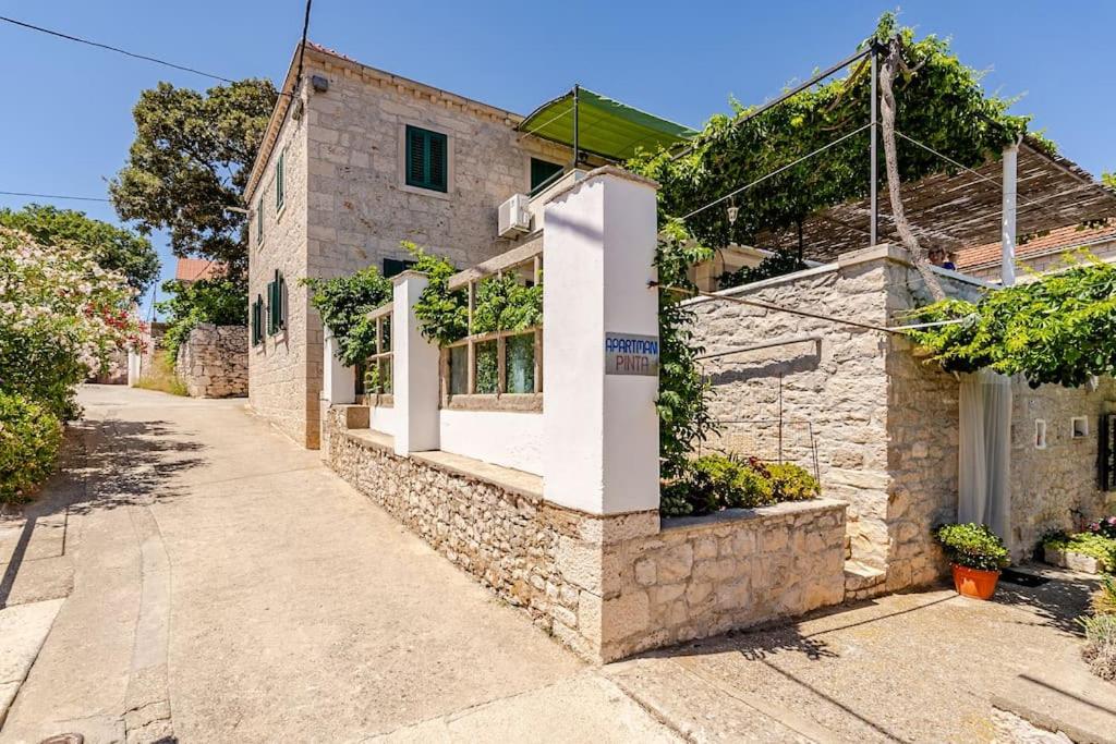O edifício em que o apartamento se localiza