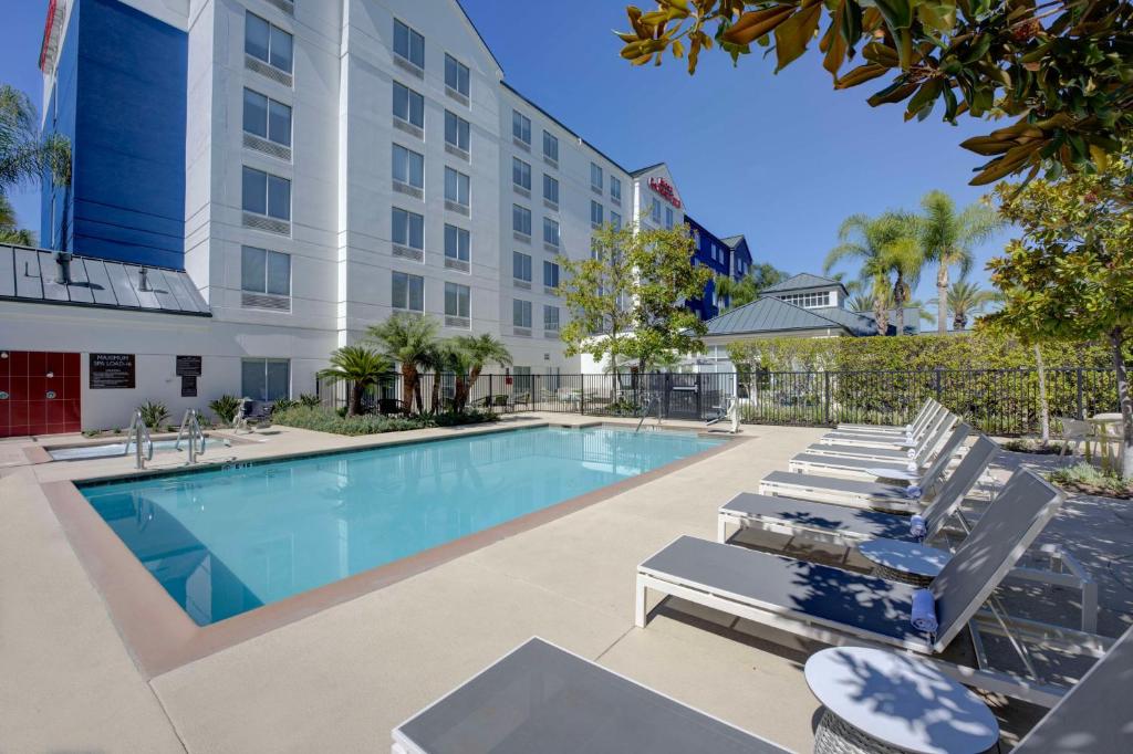 Hilton Garden Inn Anaheim/Garden Grove photo
