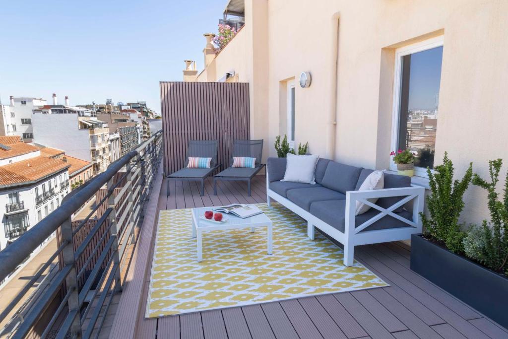 A balcony or terrace at NH Madrid Lagasca