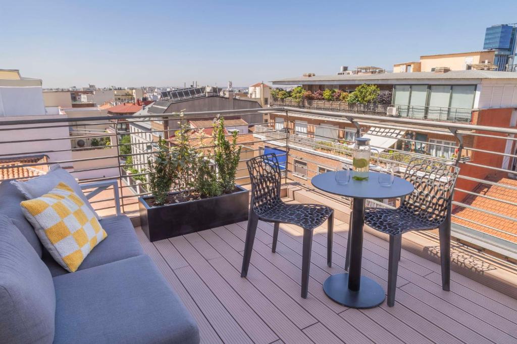 A balcony or terrace at NH Madrid Lagasca