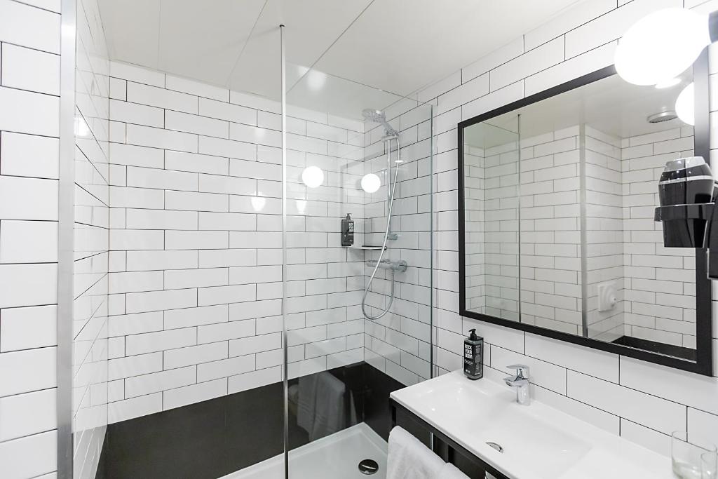 Koupelna v ubytování Hotel ibis Guimaraes