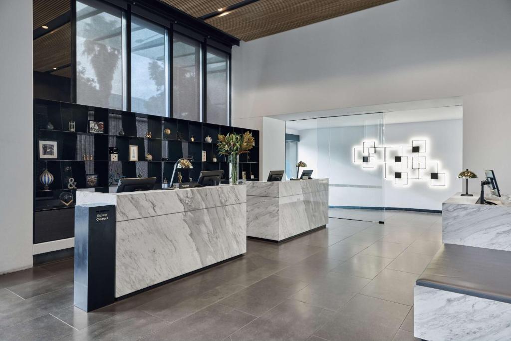 Vibe Hotel Melbourne Docklands photo
