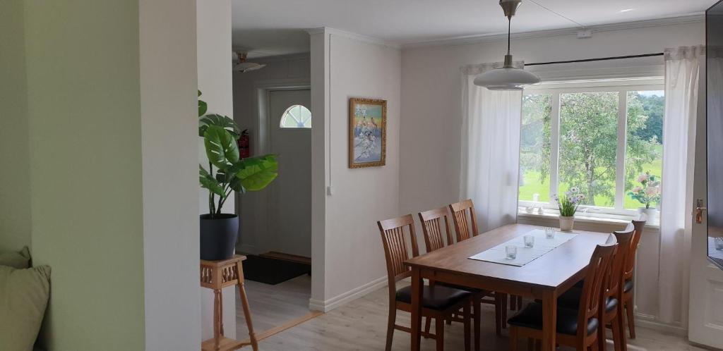 Fotografie z fotogalerie ubytování Semesterhus Kymbo Jungfrugården 2 v destinaci Falköping