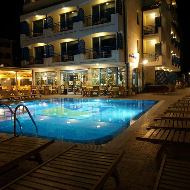 Bazén v ubytování Bora Bora Hotel nebo v jeho okolí