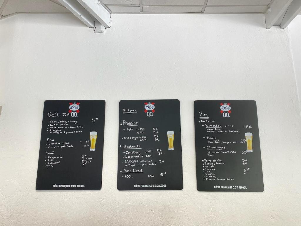 Certifikát, hodnocení, plakát nebo jiný dokument vystavený v ubytování La Joya de Villepey