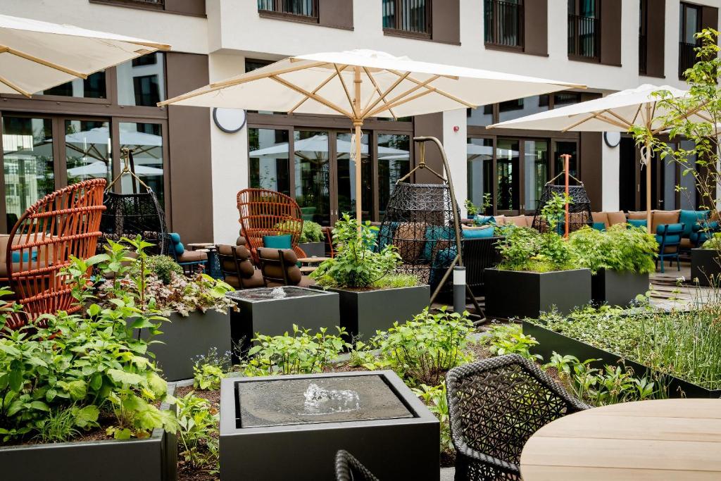 Zahrada ubytování Motel One Köln-Messe