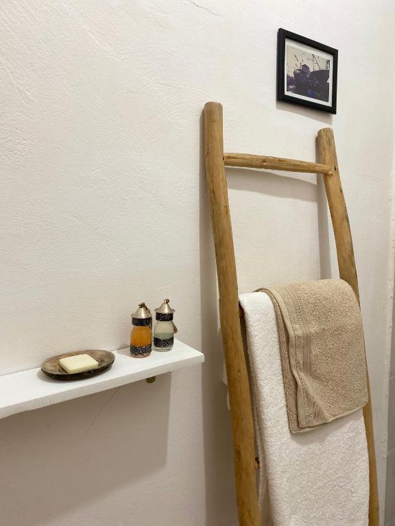 Postel nebo postele na pokoji v ubytování Adam house
