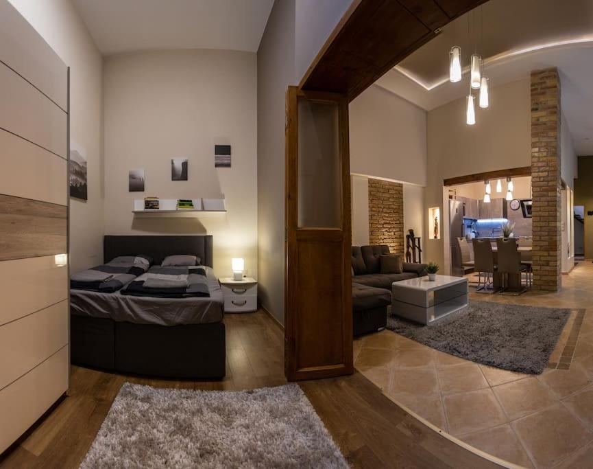 Quiet and Stylish City Park Flat 1071 Budapest, Damjanich utca 46 kép - 1