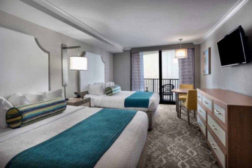 Breakers Resort Hotel - 