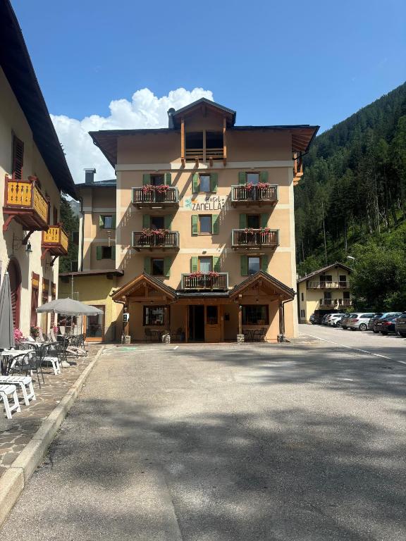 Budova, kde se hotel nachází