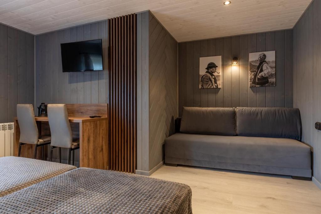 U Haliny - Family Room With Mountain View