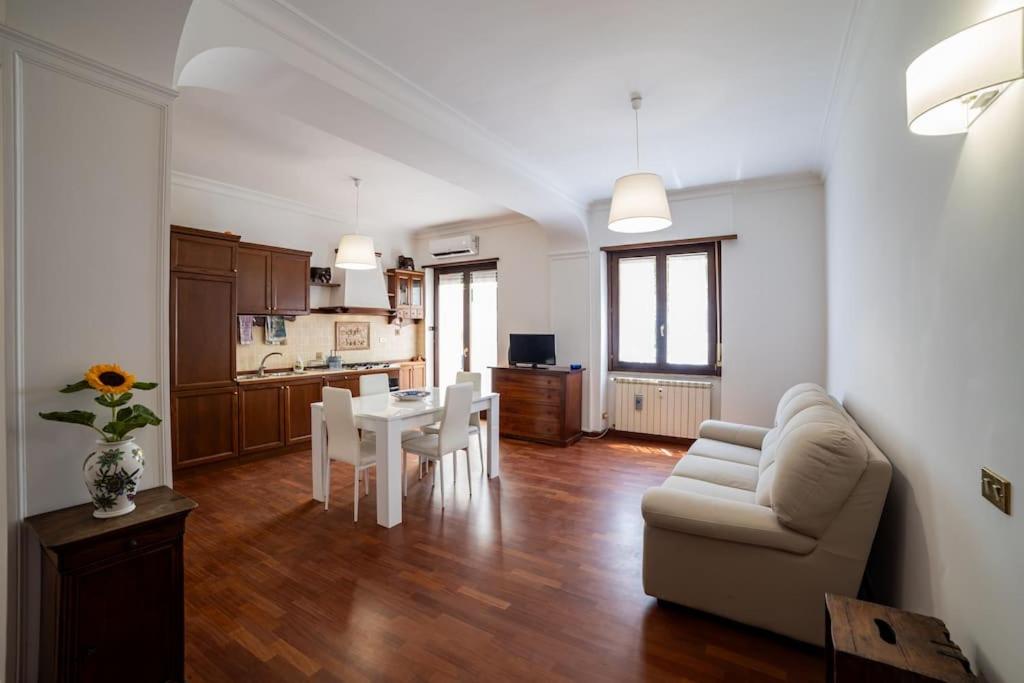 Una cocina o kitchenette en Richard & Lulù in Rome