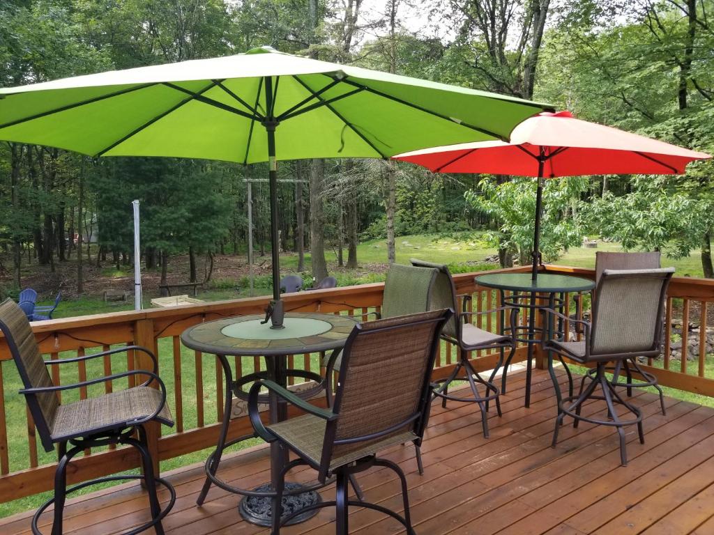 Zahrada ubytování Serenity and Fun all in one in this Cozy Pocono Cabin