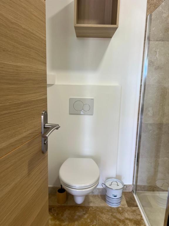 HomeStay Bormes - Studio Met Uitzicht Op Het Zwembad - Begane Grond