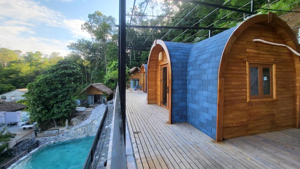 Hồ bơi trong/gần Lotus Premium Lodge - Lotus Group Tours