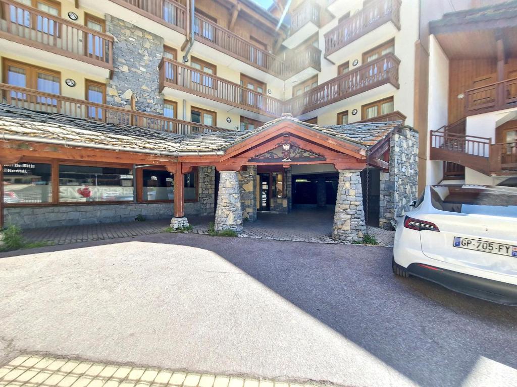 Fotografia z galérie ubytovania Appartement cosy avec accès direct pistes skieuses, balcon ouest, Val-d'Isère - FR-1-518-100 v destinácii Val dʼIsère
