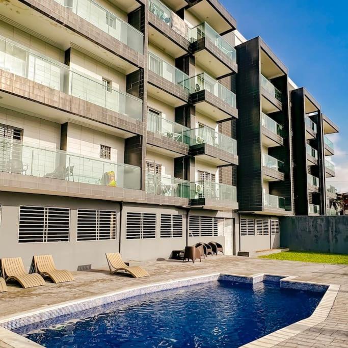 Bazén v ubytování Apartment Pool- Balcony- Parking- Self CheckIn- WIFI -A3 nebo v jeho okolí