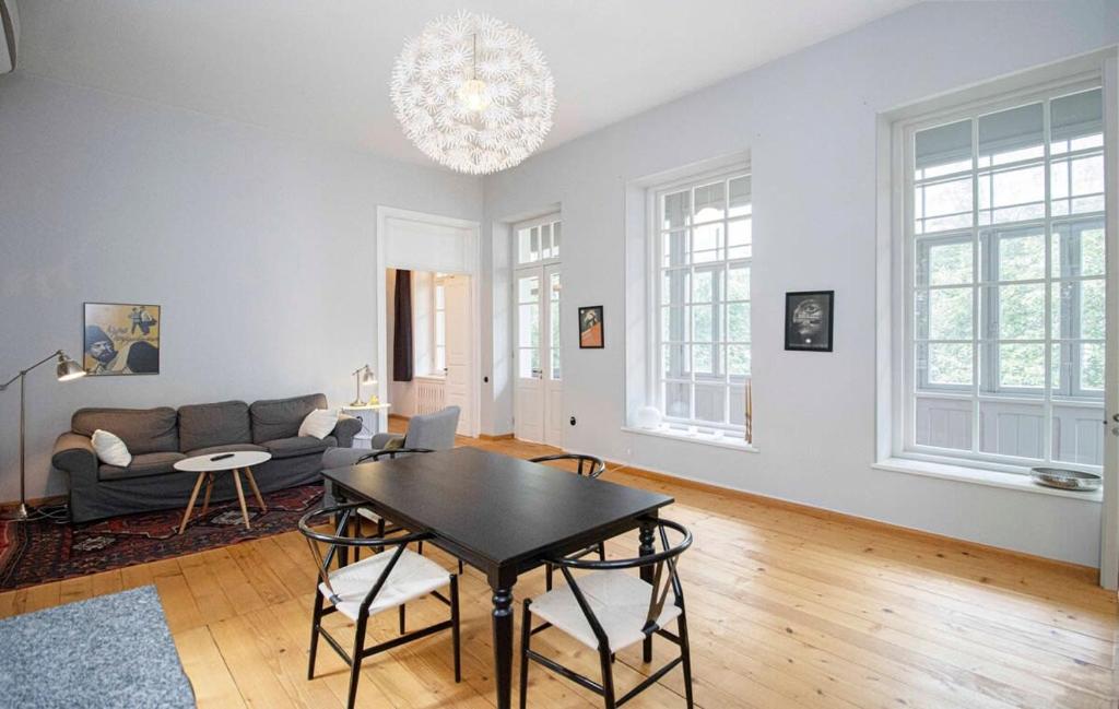 Posezení v ubytování Tranquil 1BR Sololaki Apt - By Wehost