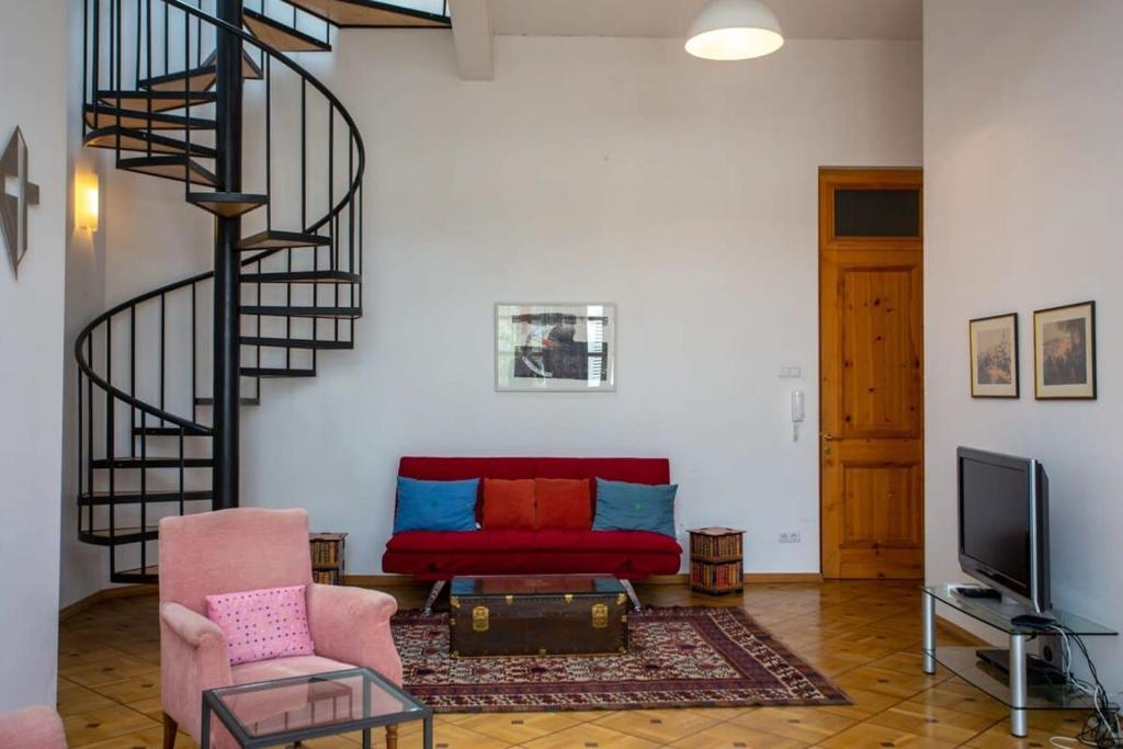 تصویر اتاق‌های Central Tbilisi Bright 1BR Gem - By Wehost - تصویر ۲