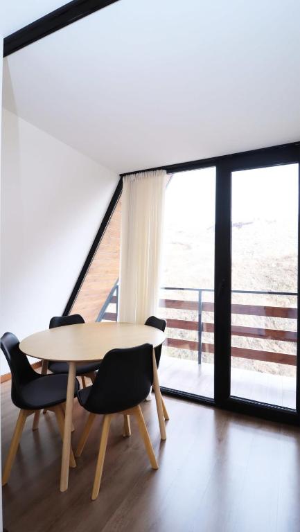 Fotografie z fotogalerie ubytování 1BR Apartment for 4 in Marshall Gudauri v destinaci Gudauri