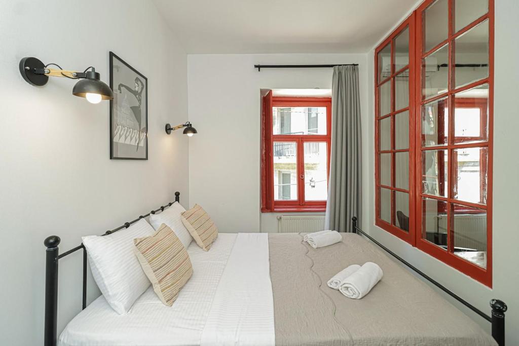 تصویر اتاق‌های Unique Modern 1 BR Apt in Tbilisi By Wehost - تصویر ۲