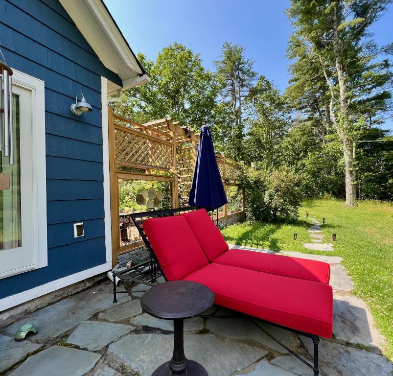 Zahrada ubytování 1890 CapeCod farmhouse:Charming, Private, Spacious