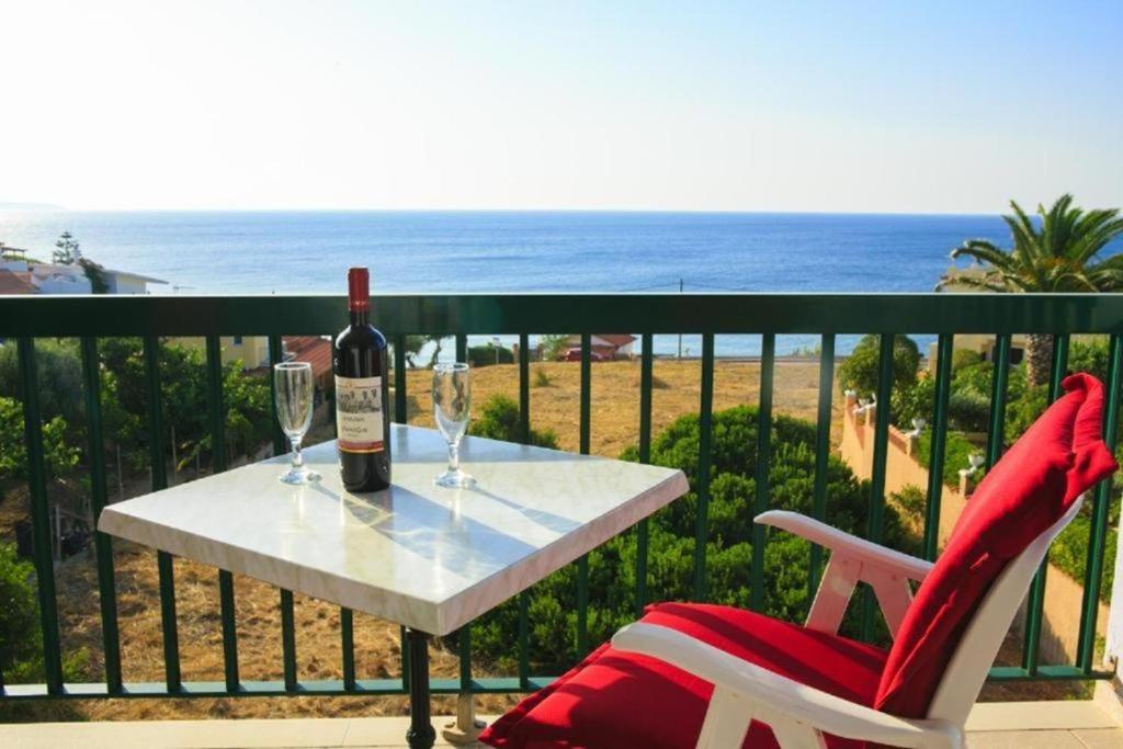 STROUBIS STUDIOS 2 - 1