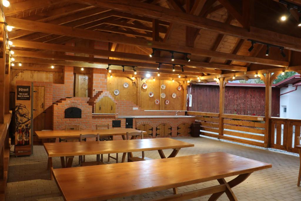 Restaurace v ubytování Casa Camelia