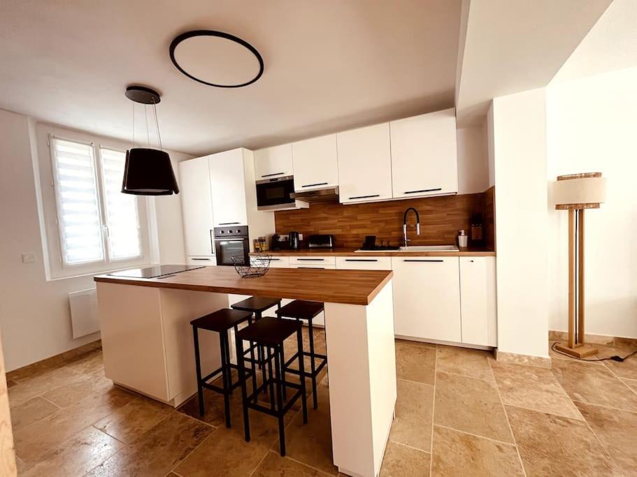 Η κουζίνα ή μικρή κουζίνα στο Villa André à Nîmes