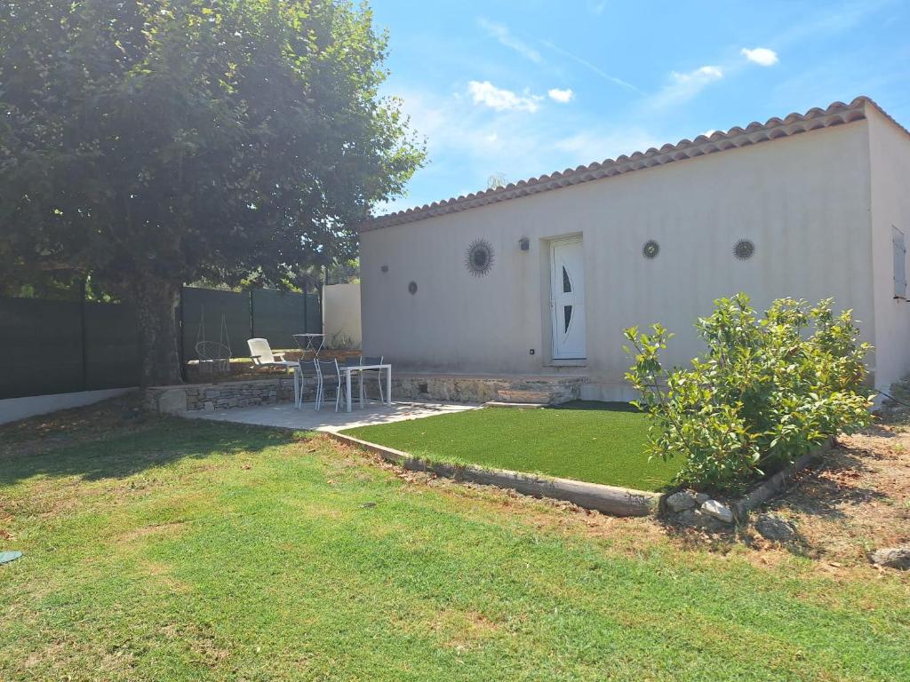 Κήπος έξω από το Maisonnette en Provence