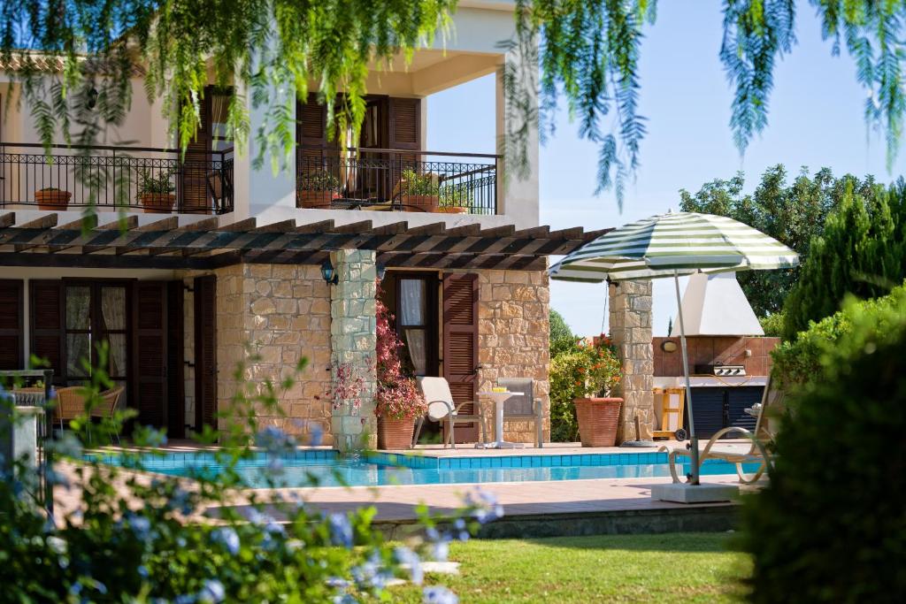 Hồ bơi trong/gần 3 bedroom Villa Anarita with private pool, Aphrodite Hills Resort