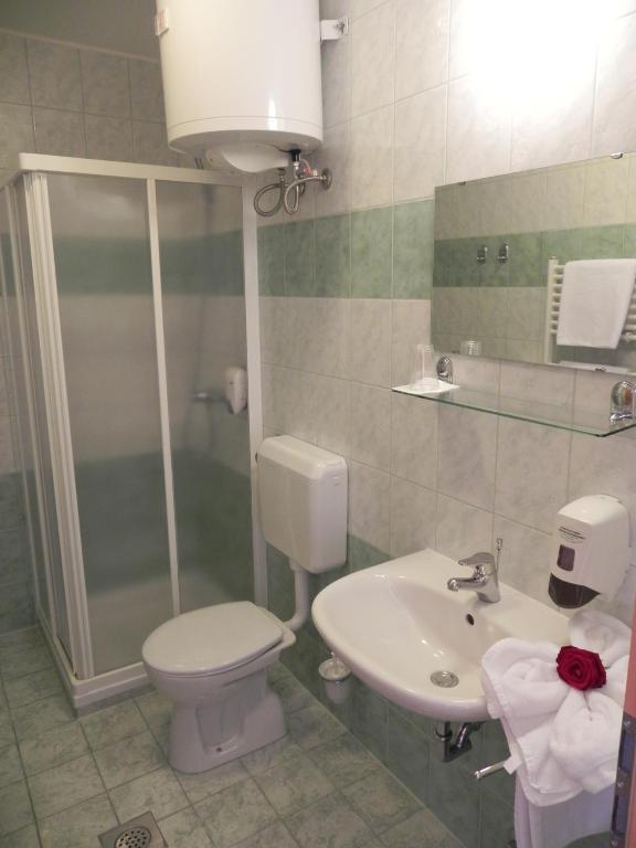 Koupelna v ubytování Motel Majolka