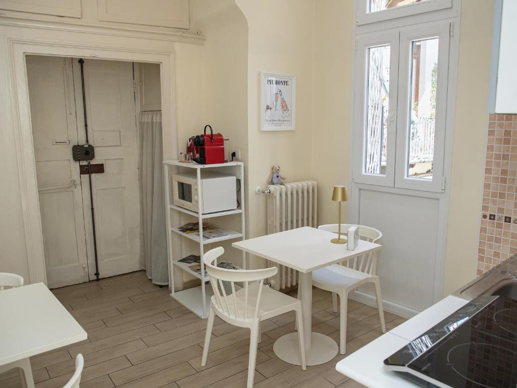 Kuchyň nebo kuchyňský kout v ubytování Dimora dei Mercanti Suites