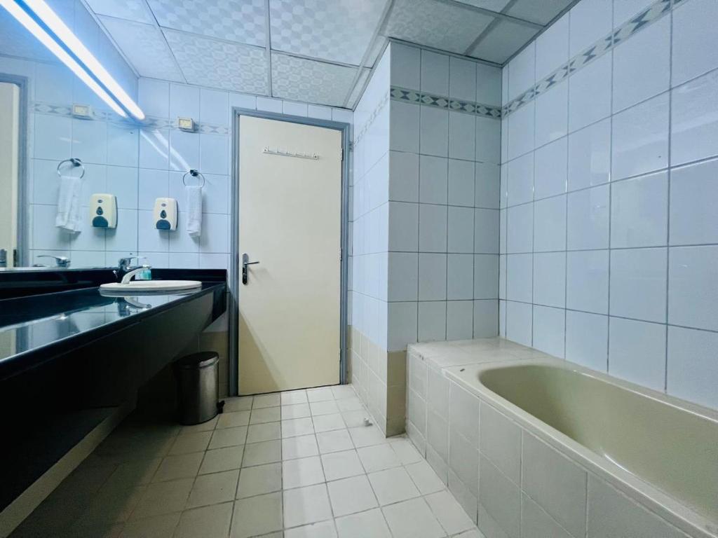 Sky Hotel Apartments - Resim 31