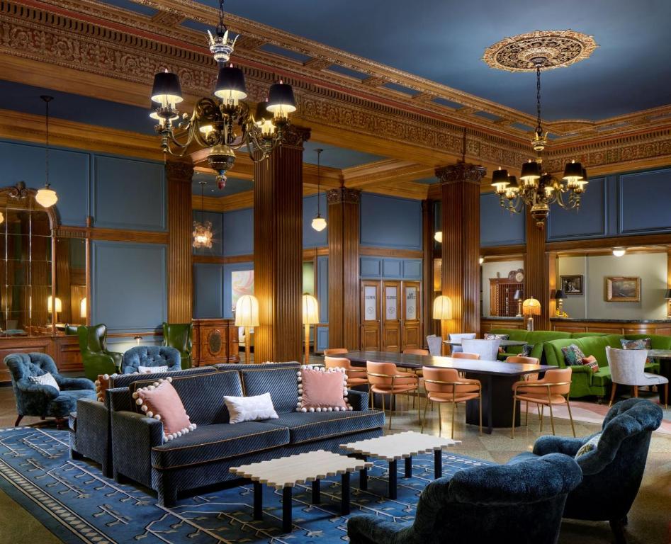 Posezení v ubytování Marcus Whitman Hotel and Conference Center