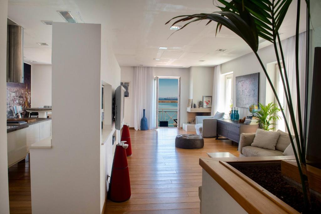 Sideratos Luxury Sea View City Apartment