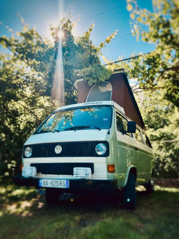 Fotografie z fotogalerie ubytování Rent van oliver v destinaci Tirana