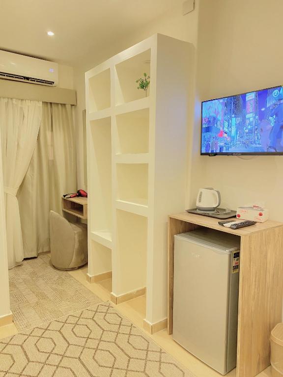 Seven Pyramids View Inn - 17