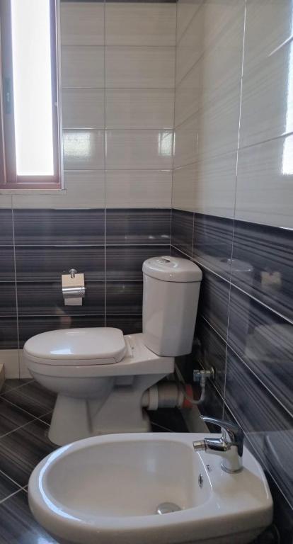 Koupelna v ubytování Papajani Apartment