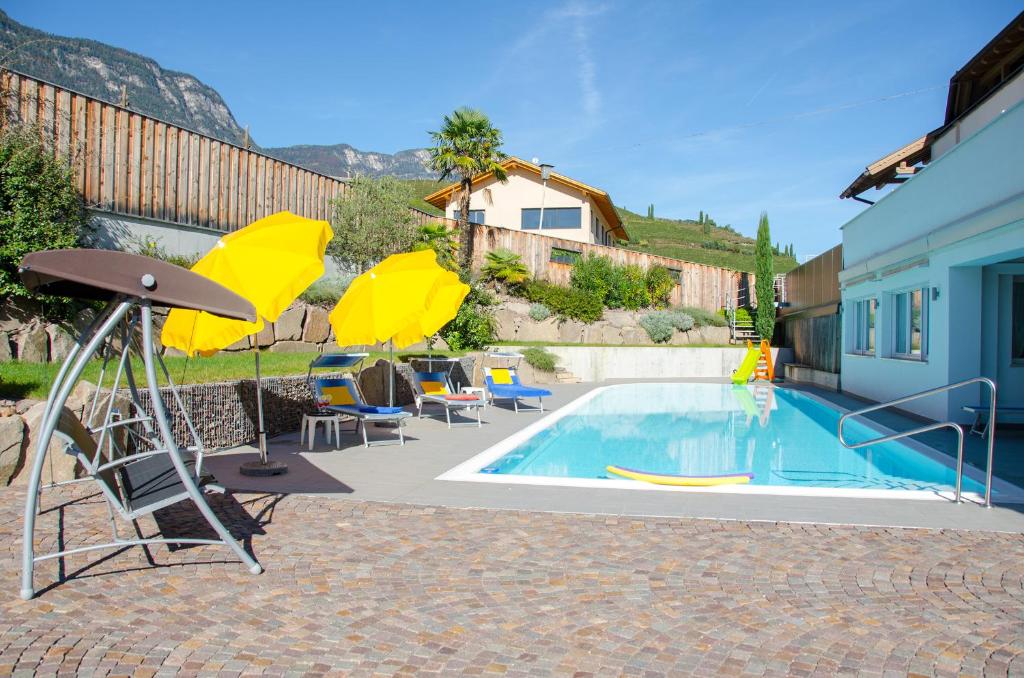 Bazén v ubytování Garni Hotel Sonnleitenhof nebo v jeho okolí