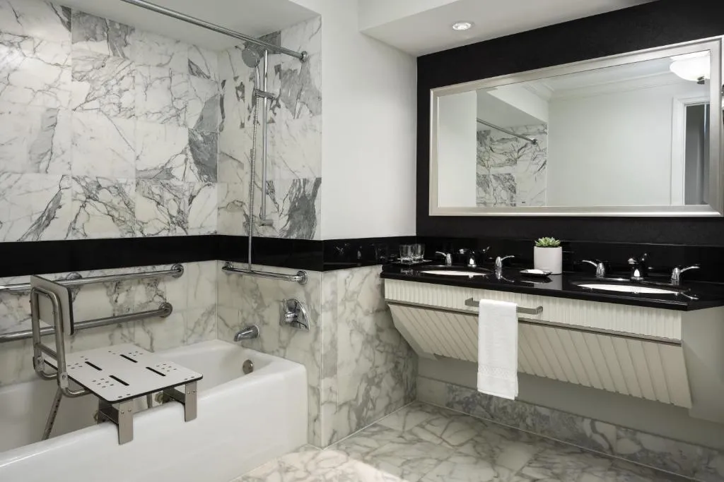 Classic Room with 2 Double Beds Adapted Tub - Mobility and Hearing Accessible