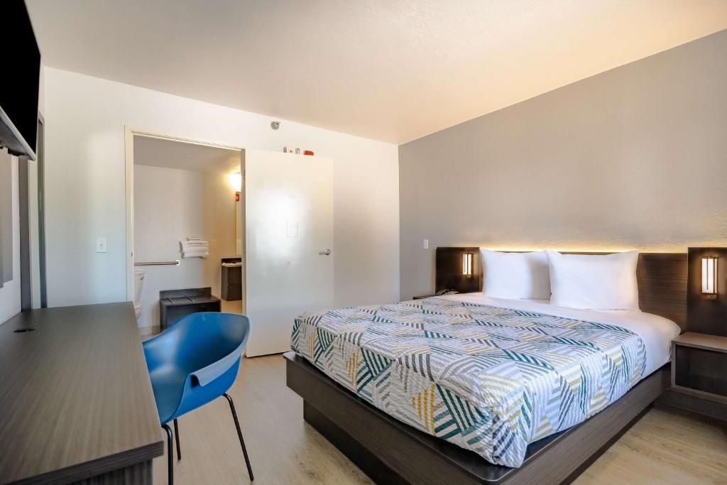 Motel 6-Rolling Meadows, IL - Chicago Northwest - Double Room - Disability Access