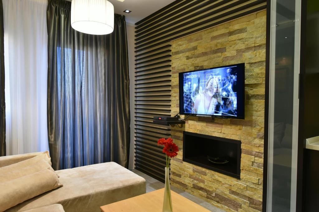Villa Natural Wood - Apartment With Mountain View