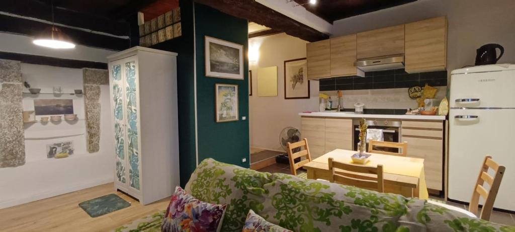 Kuchyň nebo kuchyňský kout v ubytování L' Atelier Velly