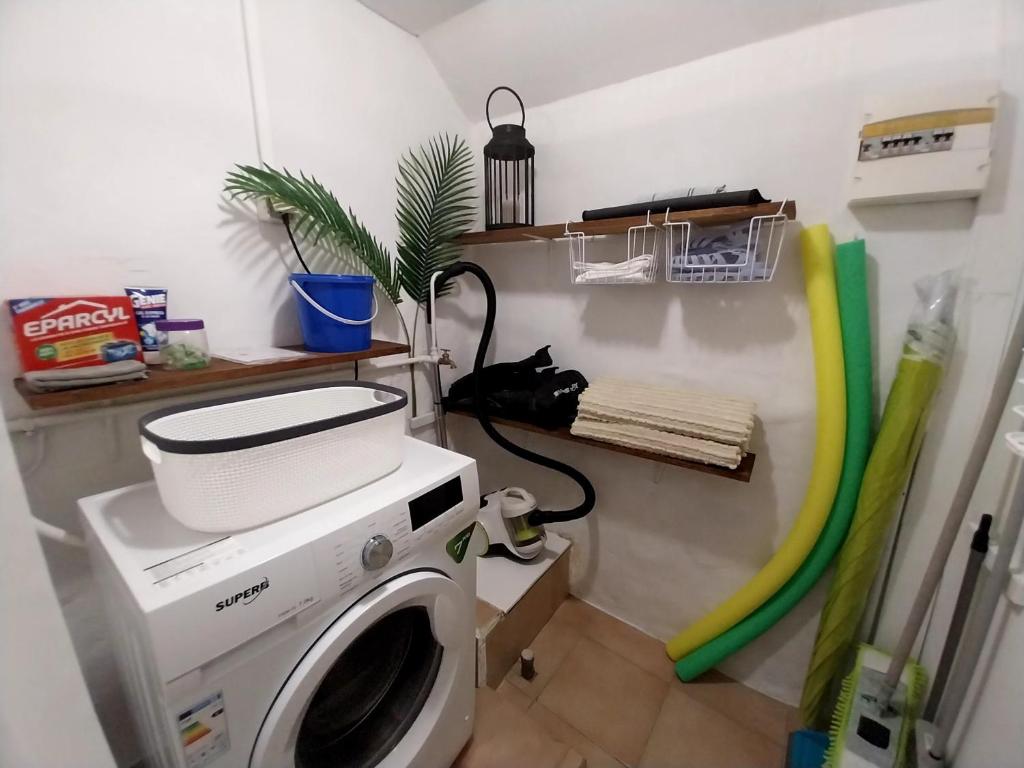 ภาพในคลังภาพของ TAHITI - VAIAVA Beach Cottage ในPunaauia