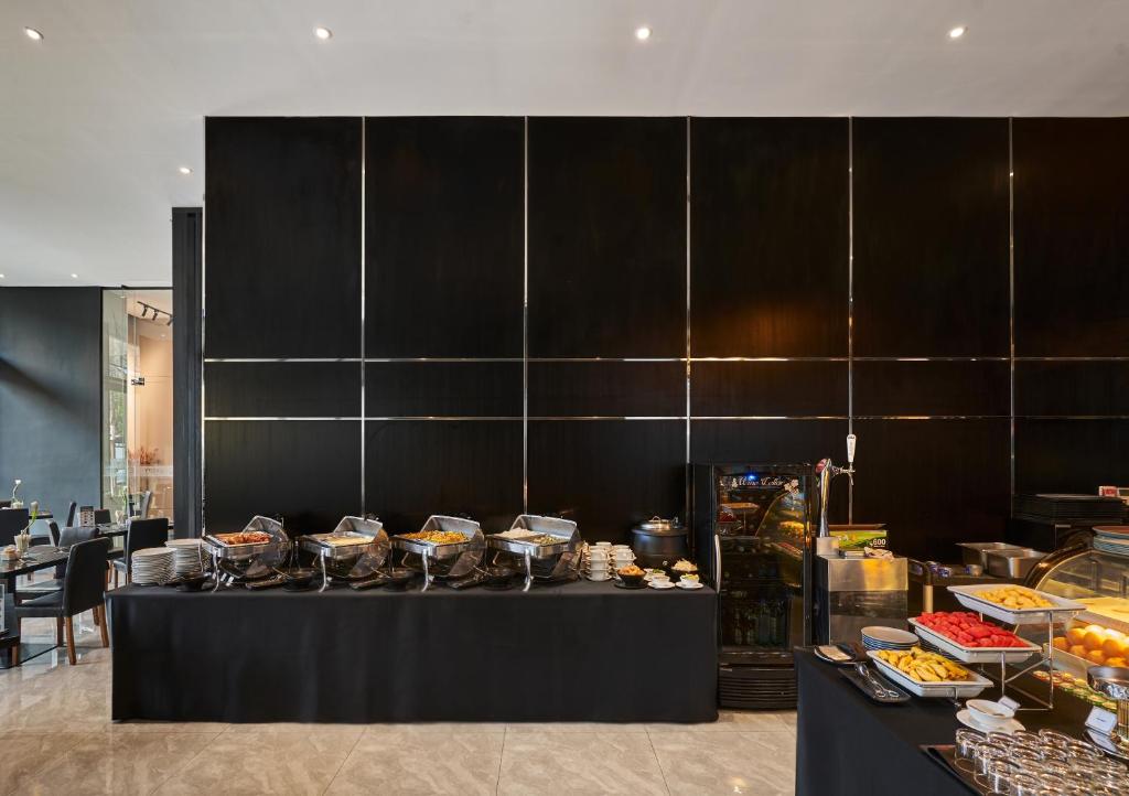 Luxcity Hotel & Apartment photo